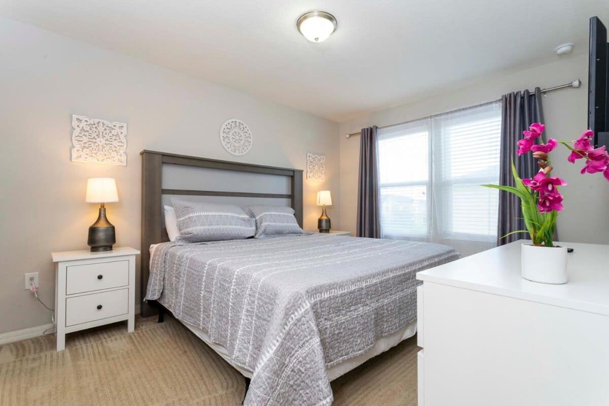 Four Bedrooms At Compass Bay Resort 키시미 외부 사진